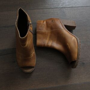 Timberland Women's Brown Leather Peep-Toe Ankle Boot